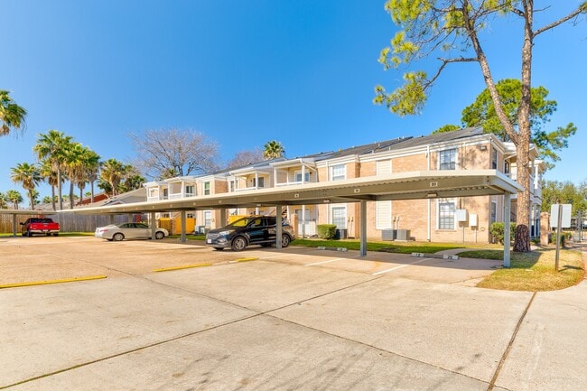 Building Photo - 2750 Holly Hall St