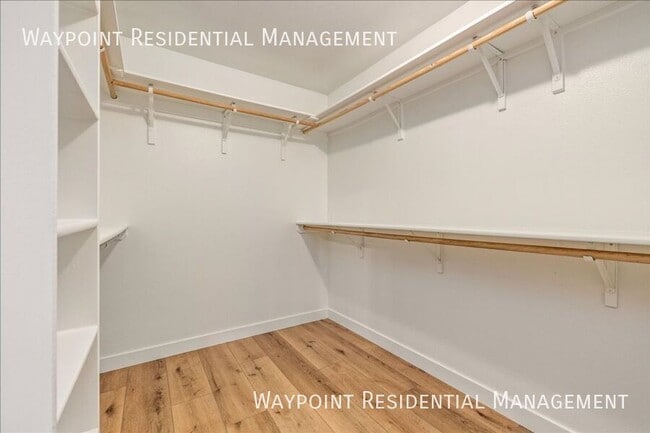 Building Photo - 1095 N Marsh Hawk Pl