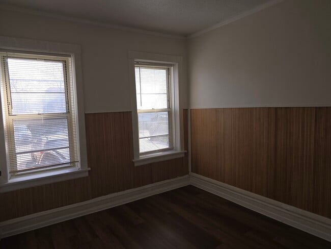 Building Photo - 2317 W Marquette Rd