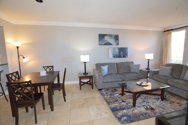 Building Photo - Meridian Furnished 2 Bd / 2 Ba Luxury Condo, Newly Renovated