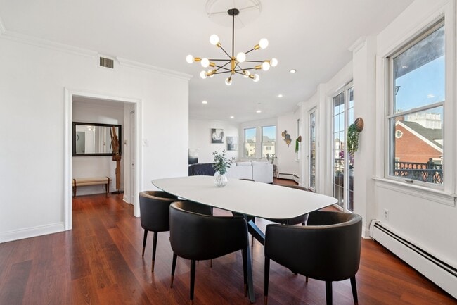 Building Photo - 205 Shearwater Ct W