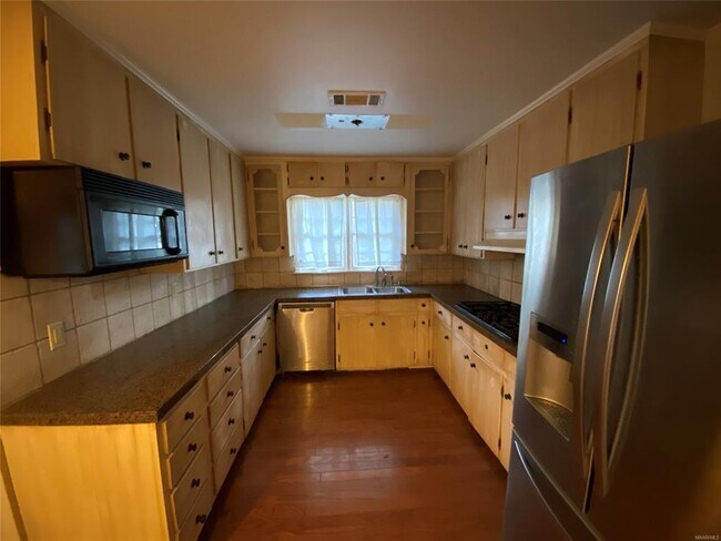Building Photo - 2439 Hermitage Dr