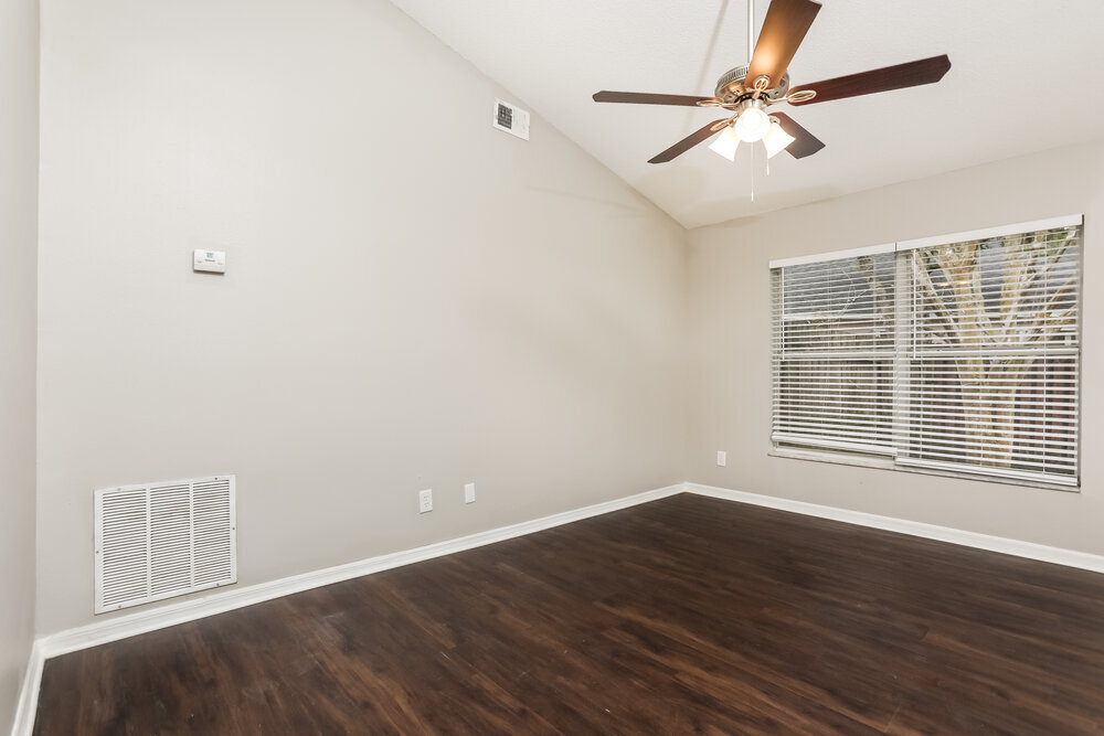 Building Photo - 13709 Valleybrooke Ln