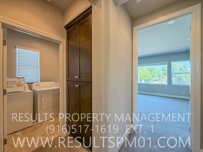 Building Photo - Beautiful Spacious El Dorado Hills Home in gated community