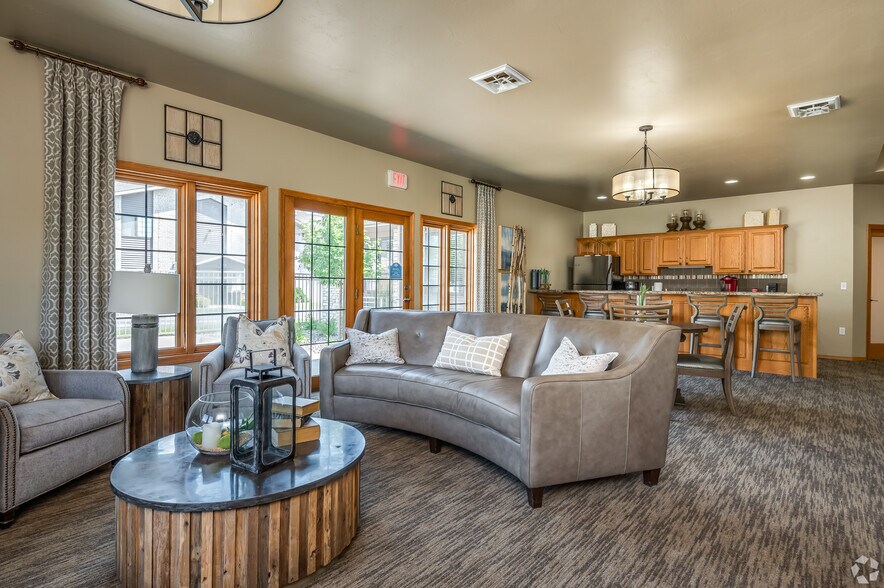 Building Photo - McCarthy Creek Apartments
