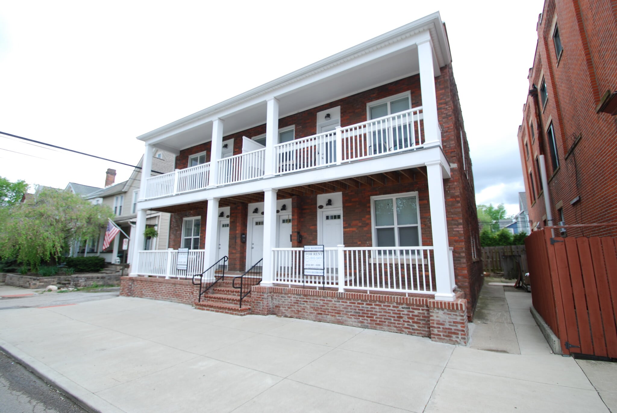 Building Photo - 452 W 3rd Ave