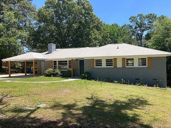 Primary Photo - Peaceful home in Forest Acres!