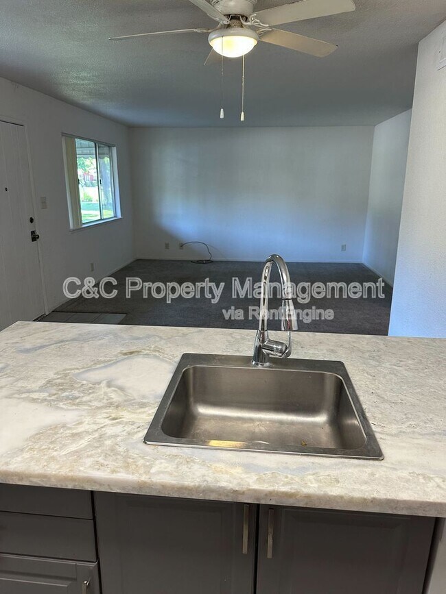 Building Photo - 4513 Greenholme Dr
