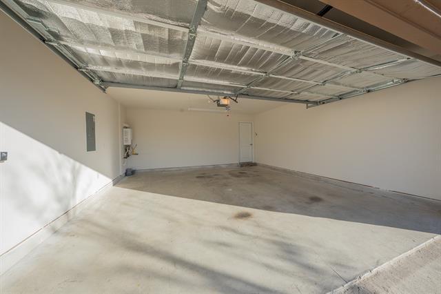 Building Photo - 400 Willow View Way