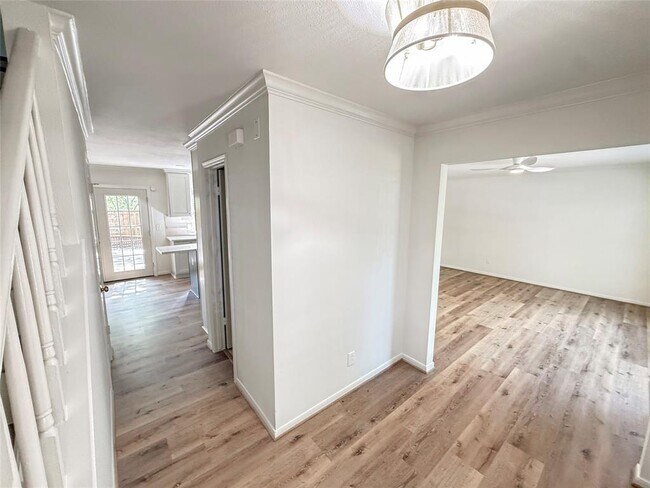 Building Photo - 150 Rushwing Pl