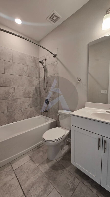 Building Photo - 209 Commons Ave