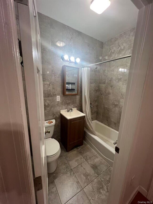 Building Photo - 978 Decatur St