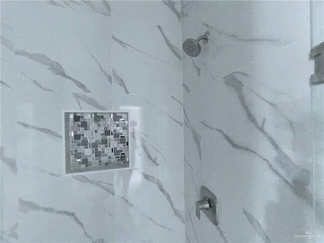 Building Photo - 10 West Dr