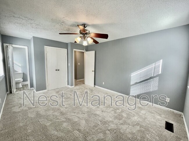 Building Photo - 7401 Paxton Dr
