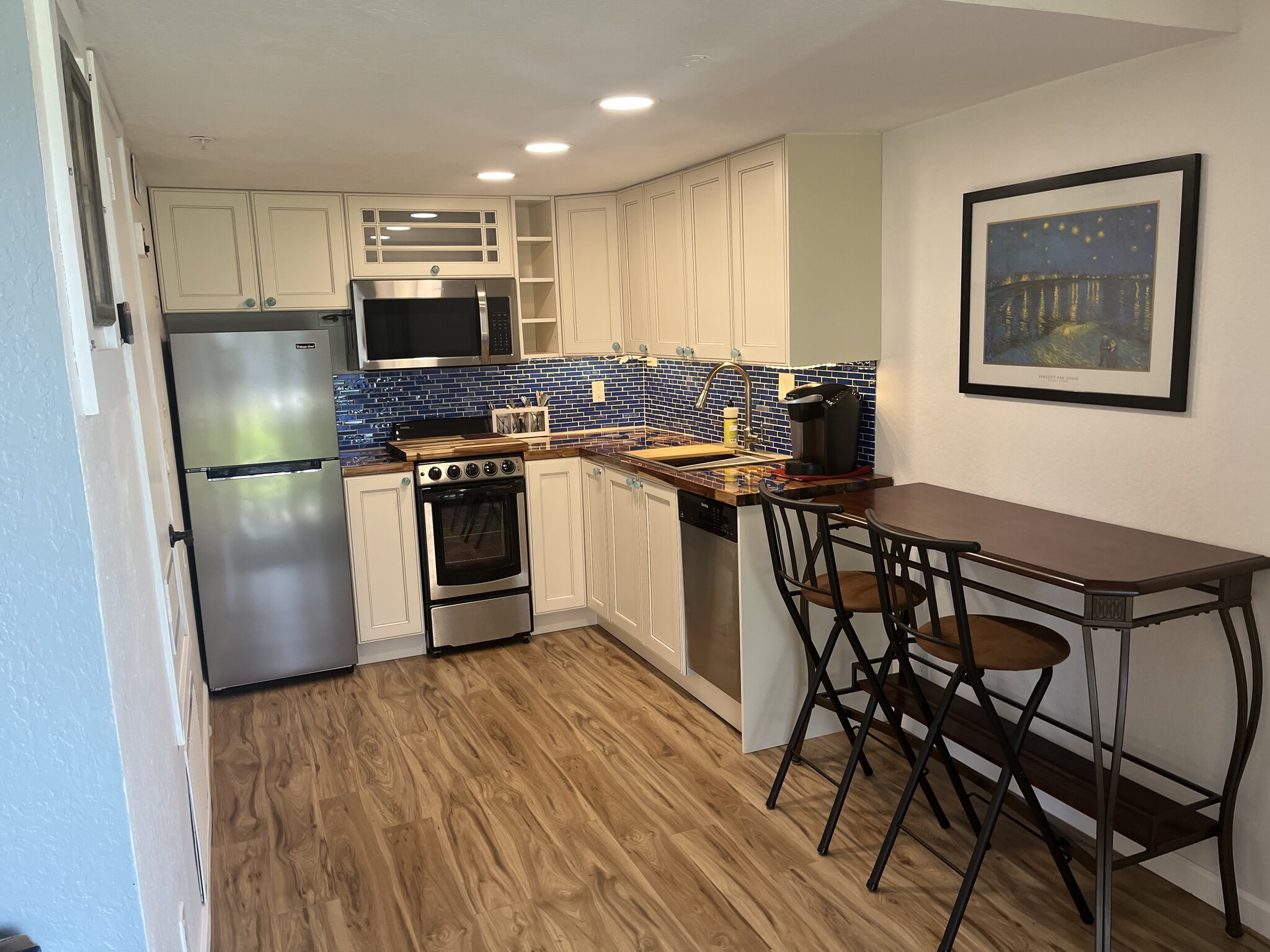 Fully renovated kitchen - 477 Ala Wai Blvd