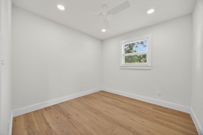 Building Photo - Completely Remodeled 3-Bedroom Home in Atl...