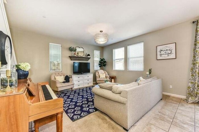 Building Photo - NICE TWO STORY HOME IN WEST ROSEVILLE!