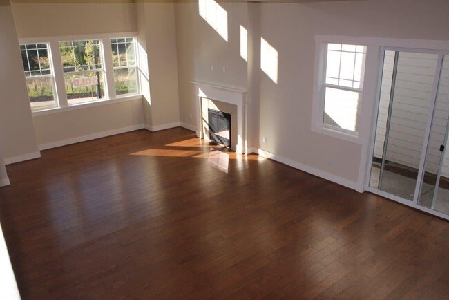 Building Photo - 15247 NW Rossetta St