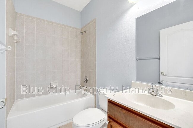 Building Photo - 10074 Iverson Dr