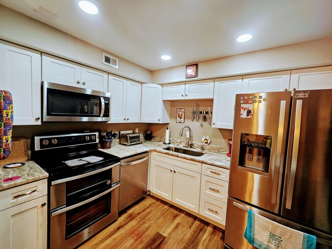 Building Photo - 2700 N Hwy A1A