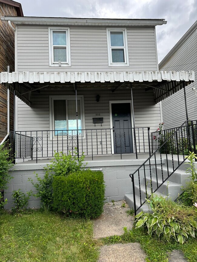 Building Photo - 203 Mansfield Ave