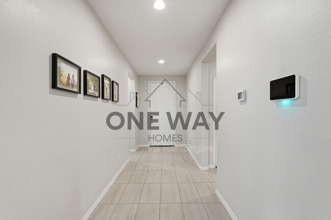 Building Photo - 392 S 194th Ln