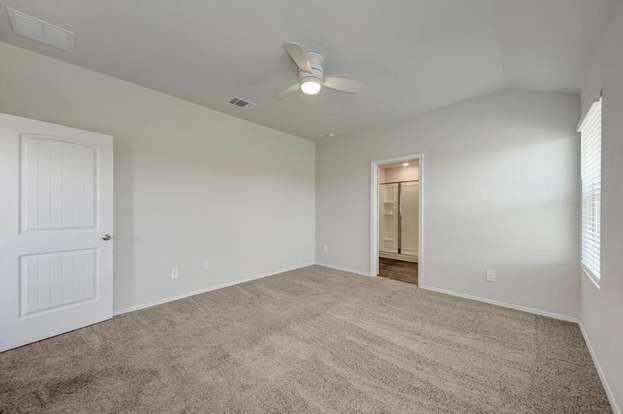 Building Photo - 105 Calgary Ln