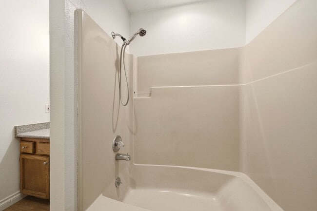 Building Photo - 21979 SW Mandan Dr