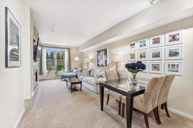 Building Photo - Frazer Court Condominiums - 1 bedroom