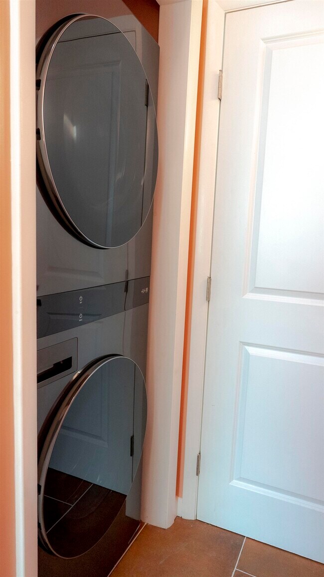 Building Photo - 207 GARDEN St