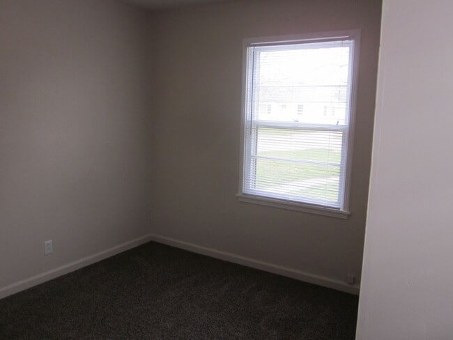Building Photo - 4319 Standish Dr