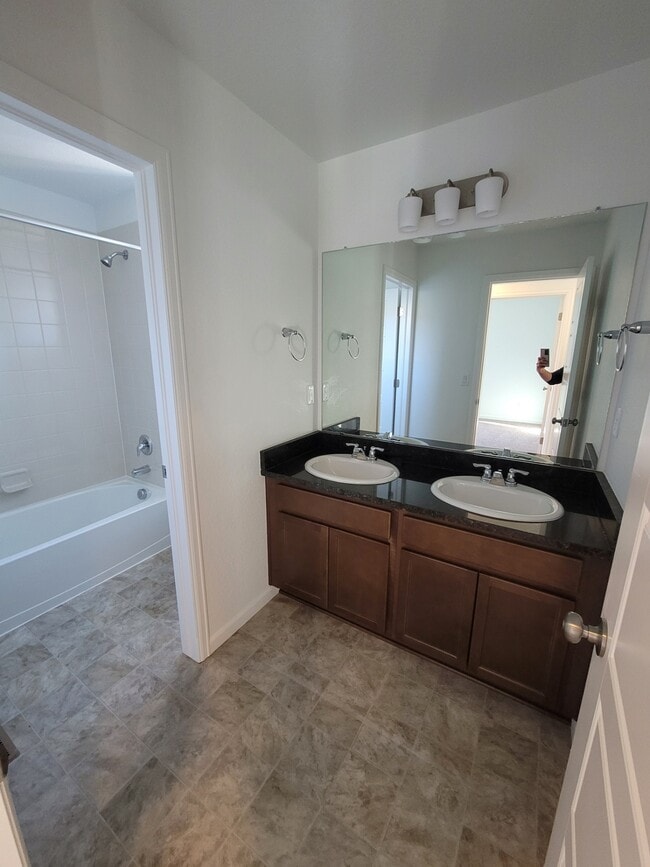 Building Photo - 9882 Monte Vista Ave