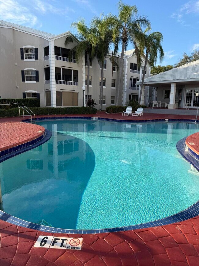 Building Photo - 2880 N Oakland Forest Dr