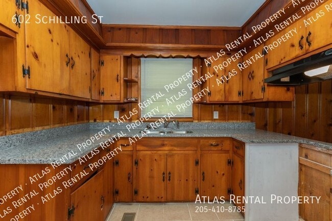 Building Photo - 602 Schilling St