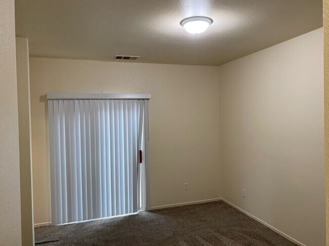 Building Photo - 1920 Fern Dr