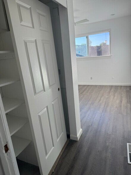 Building Photo - 4373 Hoen Ave