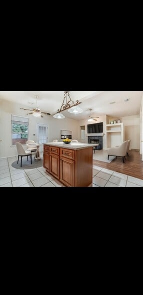 Building Photo - 3035 Fall Crest Dr