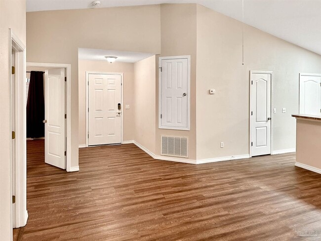 Building Photo - 217 Cohasset Ct