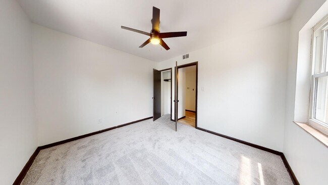 Building Photo - Parma - Ridgewood Lofts - 2 Bedroom - 1 Bath