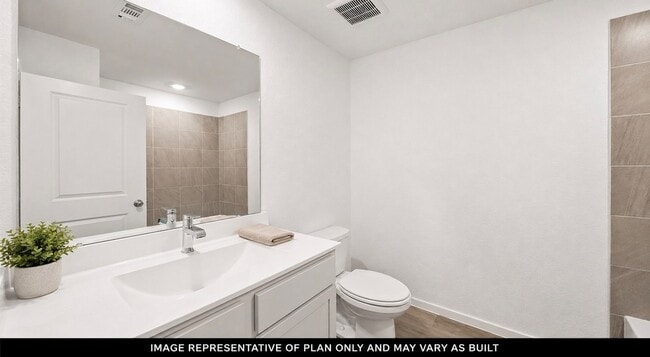 Building Photo - 16779 Country W Dr