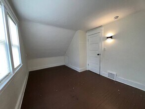 Building Photo - 3 bedroom 1.5 bath Single Family Home | CMHA Section 8 and EDEN Welcomed