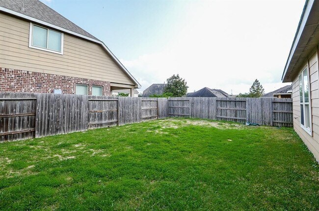 Building Photo - 20222 Stonebridge Terrace Dr