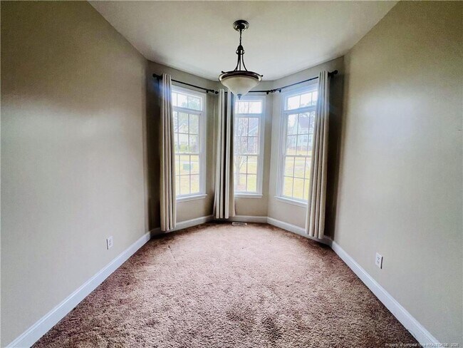 Building Photo - 96 Lamplighter Way