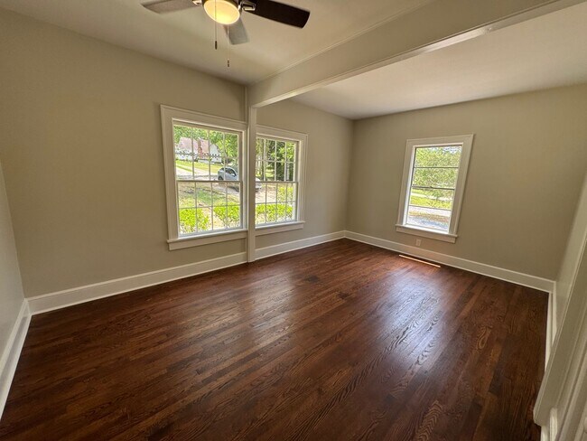Building Photo - Renovated 3/2.5 House with bonus room in South Rome- $1,795