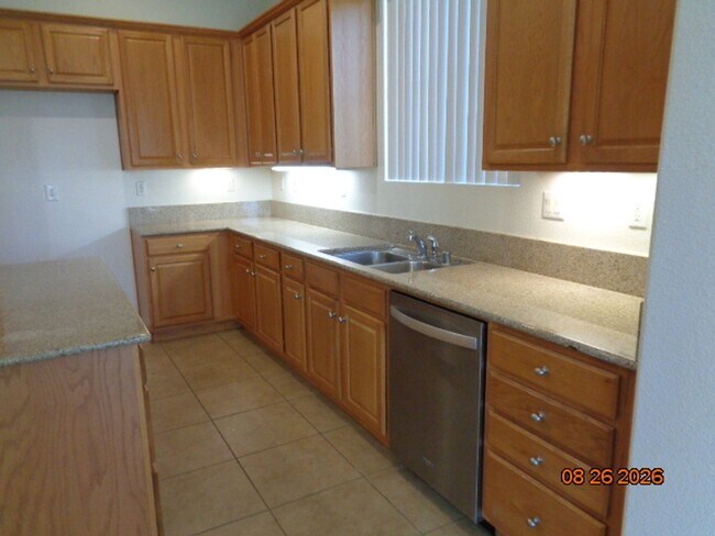 Building Photo - 6721 Princessa Dr