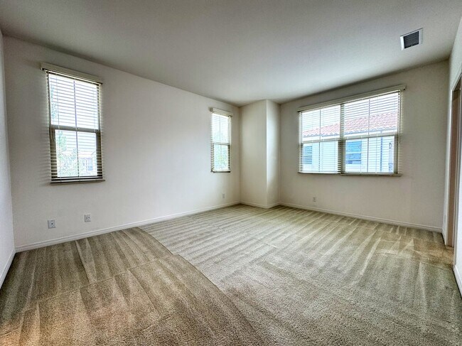 Building Photo - 64 Parkwood