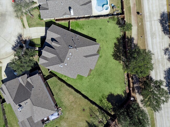 Building Photo - 5902 Chatham Cove