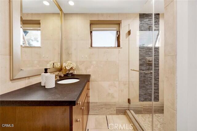 Building Photo - 250 S De Lacey Ave