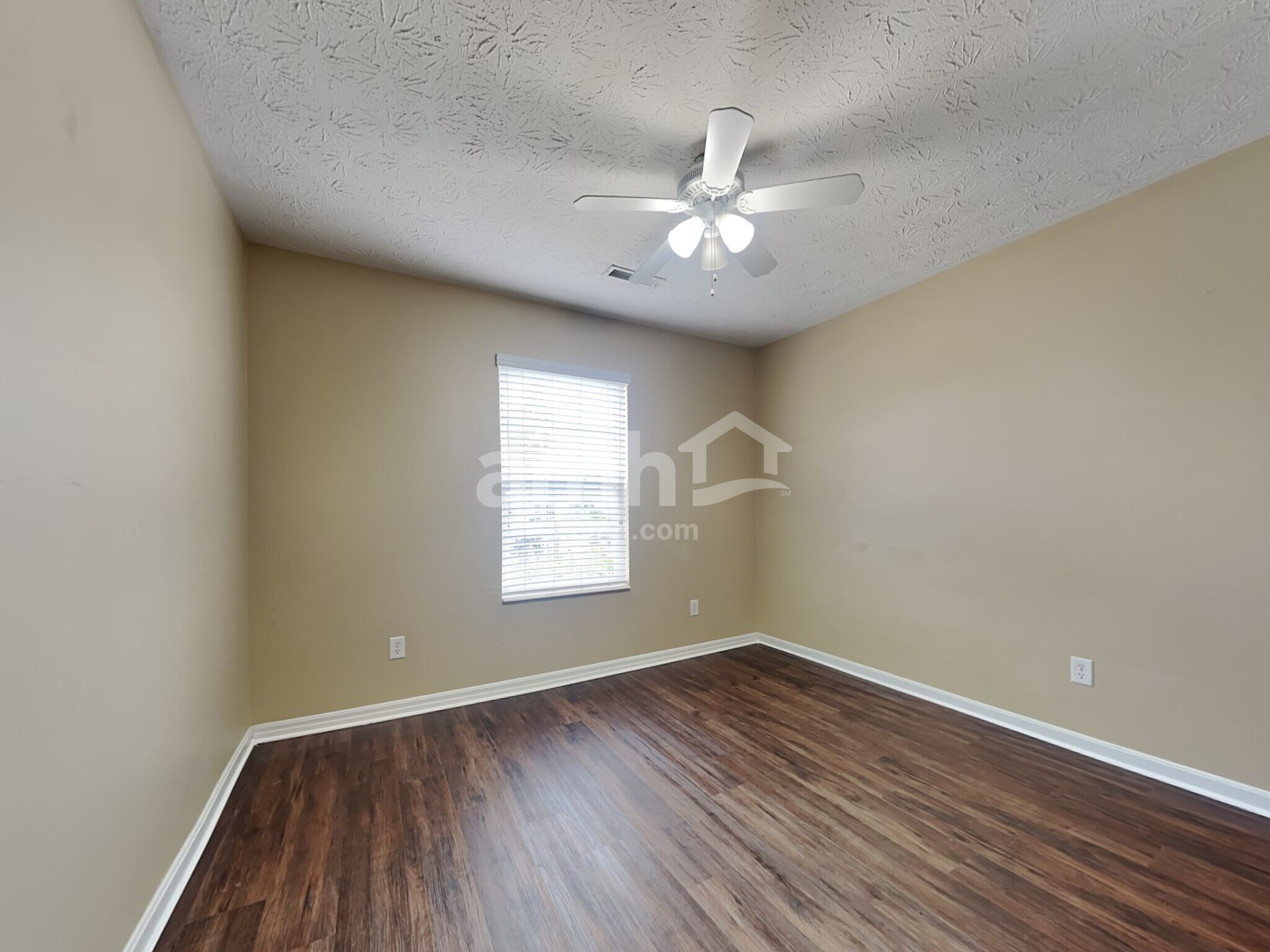 Building Photo - 1015 Meadowsweet Dr