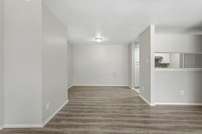 Building Photo - 14550 Fonmeadow Dr